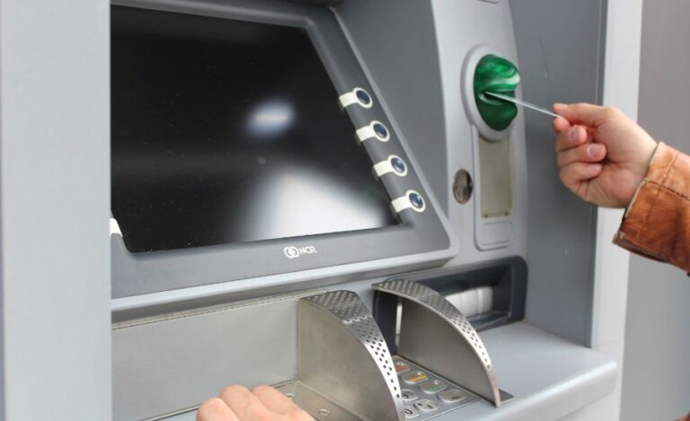 How To Spot And Avoid Credit Card Skimmers?