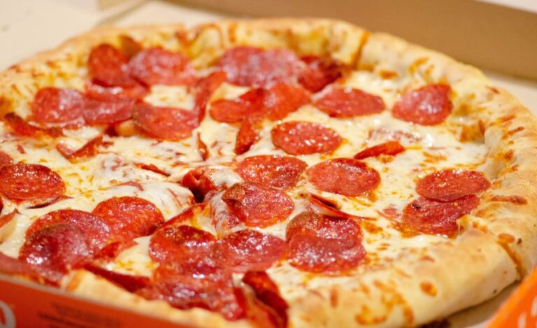 6 Papa John’s Pizza Hacks To Get More Pizza