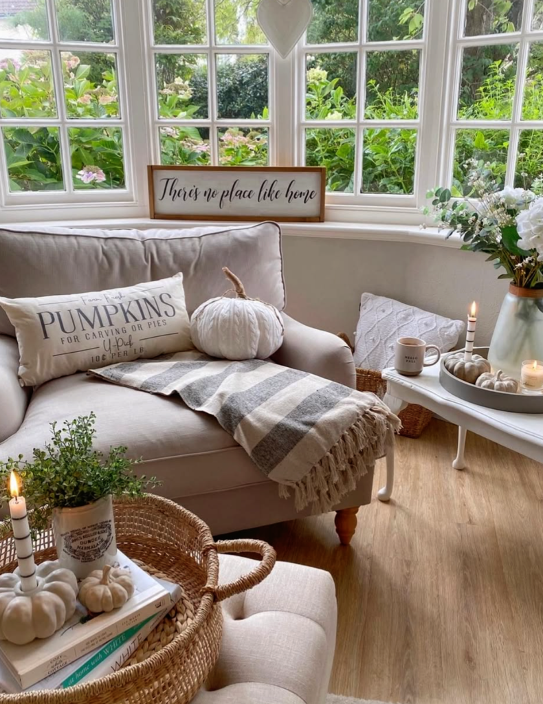 20+ Cozy & Inviting Fall Decor Ideas For 2025! - thecanadianguy.com
